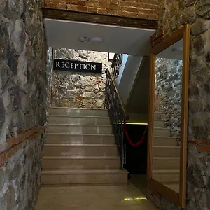https://hotel-varios.batumihotels.net